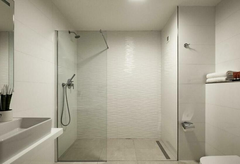 اتاق سوپریور با چشم‌انداز دریا, Mayflower Hotel Malta