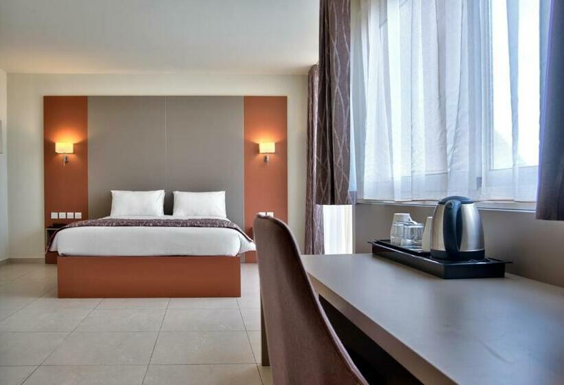Deluxe Suite Sea View, Mayflower Hotel Malta