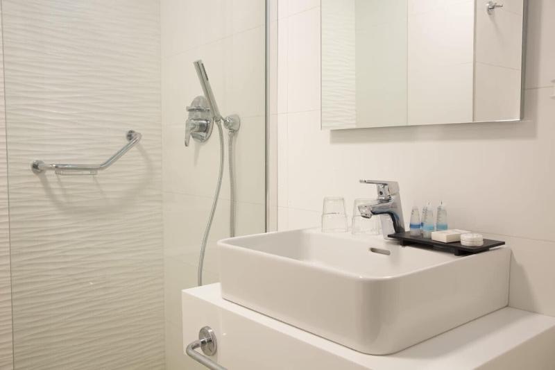 اتاق سوپریور با چشم‌انداز دریا, Mayflower Hotel Malta