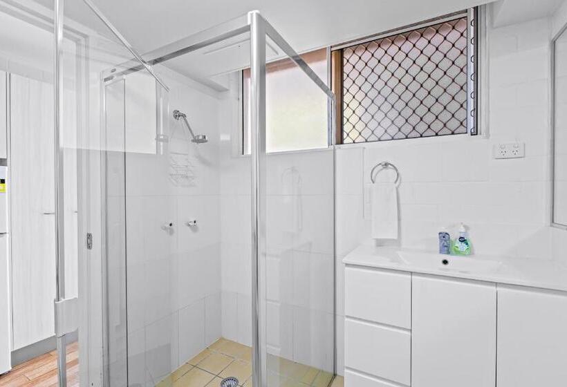 스탠다드 스튜디오 정원 전망, The Islander