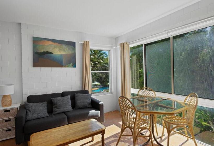 스탠다드 스튜디오 정원 전망, The Islander