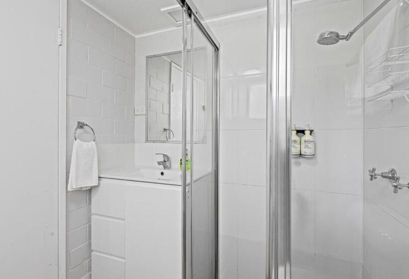 침실 1개 아파트, The Islander