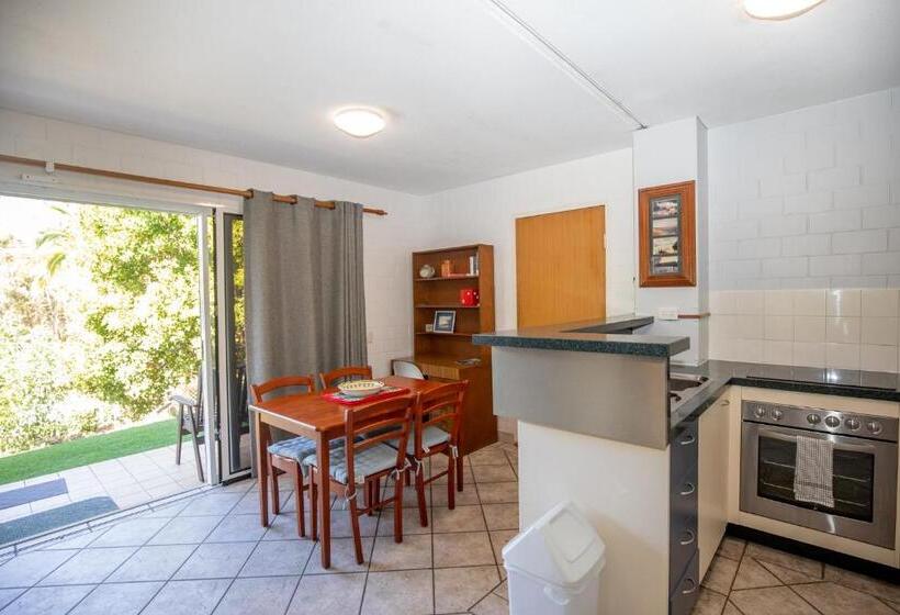 침실 1개 아파트, The Islander