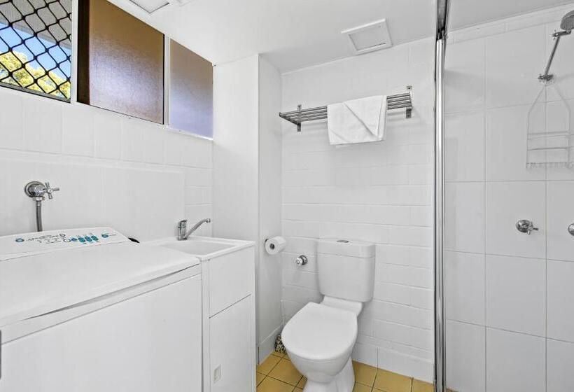 패밀리 룸, The Islander