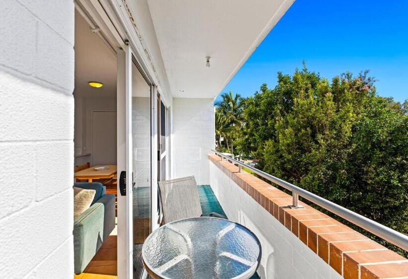 패밀리 룸, The Islander