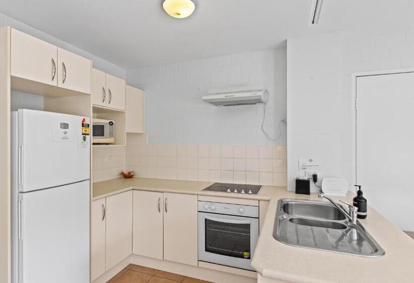 패밀리 룸, The Islander