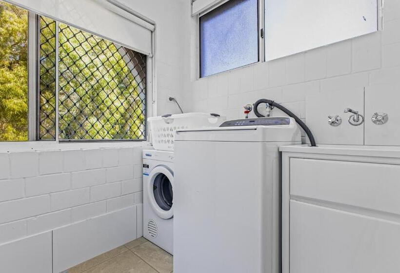 침실 2개 아파트, The Islander