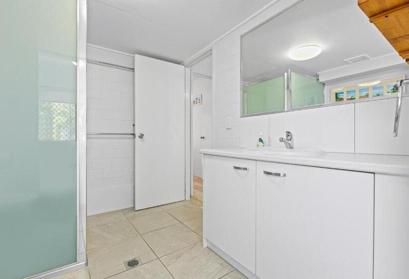 침실 2개 아파트, The Islander