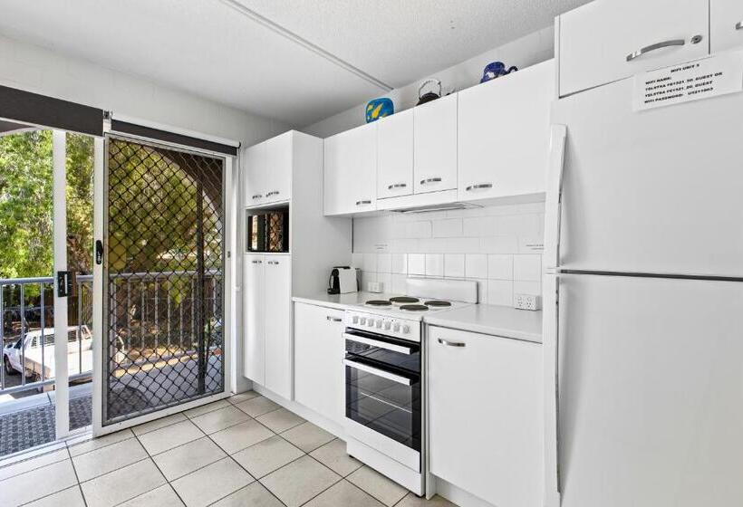 침실 2개 아파트, The Islander