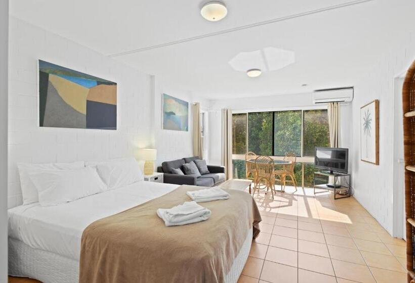 스탠다드 스튜디오 정원 전망, The Islander