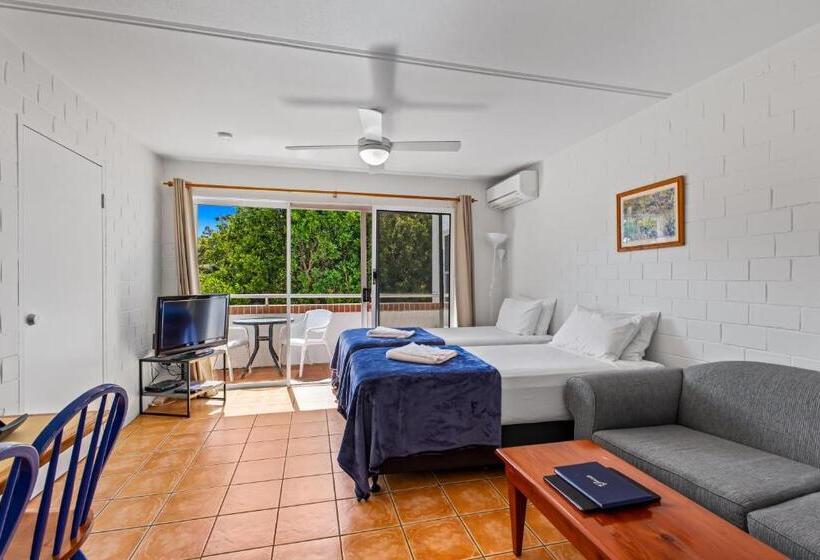 스탠다드 발코니 스튜디오, The Islander