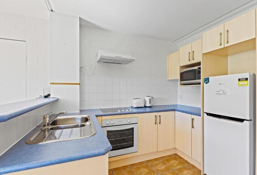 패밀리 룸, The Islander