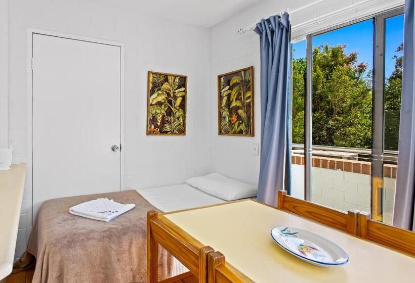 패밀리 룸, The Islander