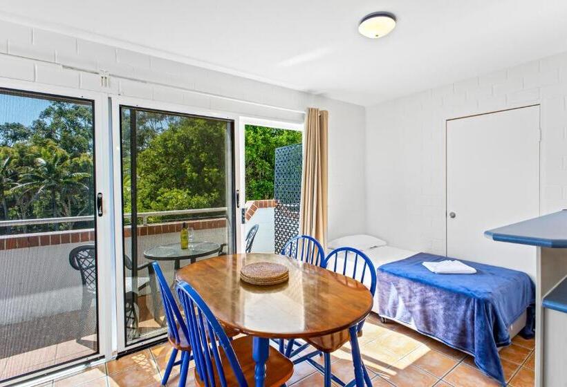 패밀리 룸, The Islander