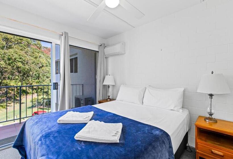 패밀리 룸, The Islander