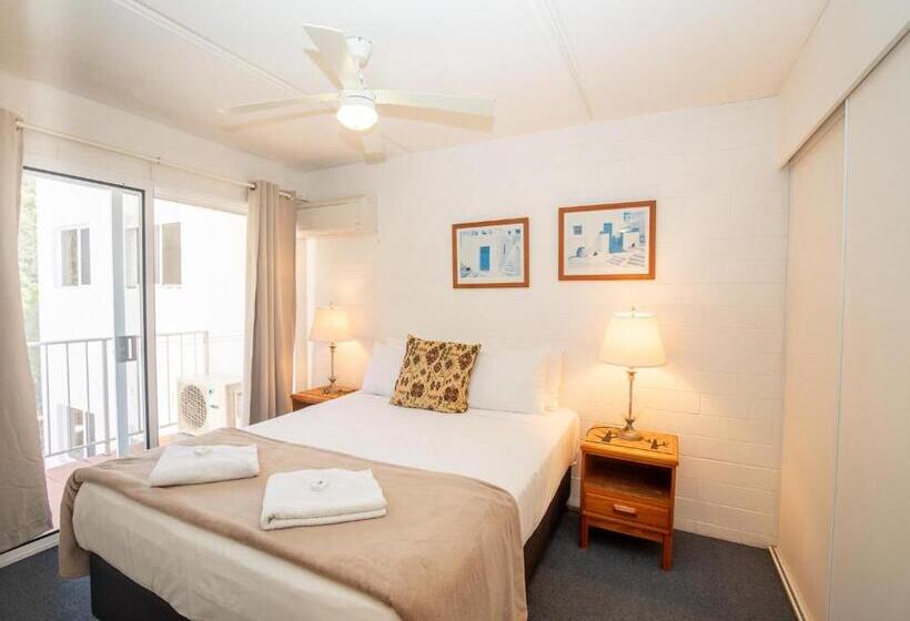 패밀리 룸, The Islander