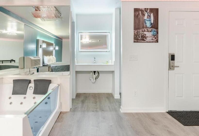 キングサイズベッドのデラックススイート, Blue Beach Motel Providence North Kingstown