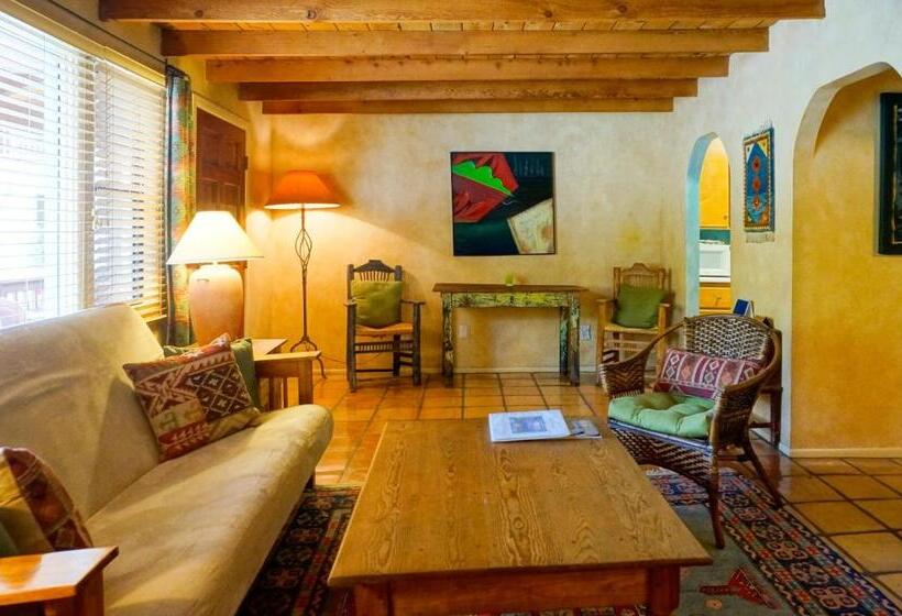 סוויטת 2 חדרי שינה, Blue Iguana Inn