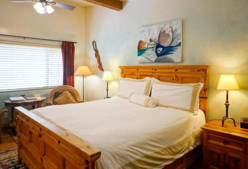 اتاق استاندارد با تخت بزرگ, Blue Iguana Inn