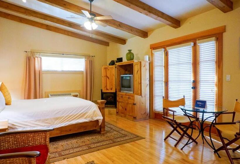 חדר דחוקס עם מיטת קינג, Blue Iguana Inn