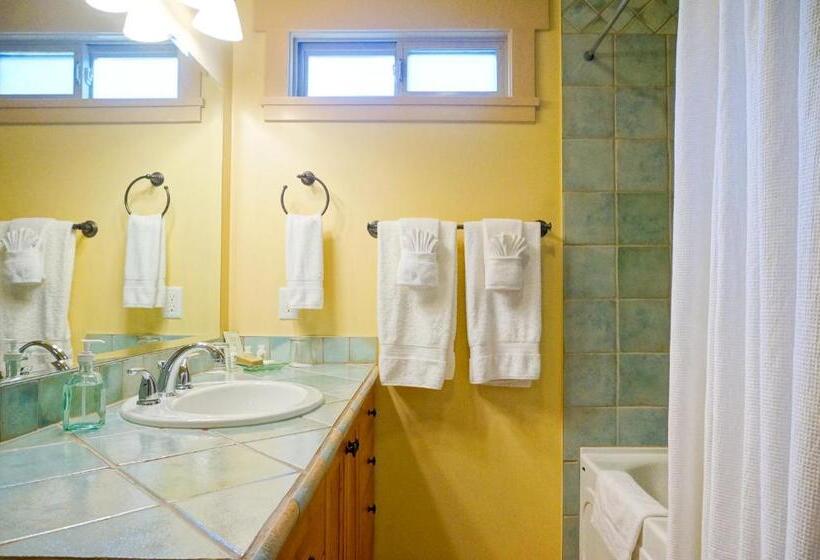 חדר דחוקס עם מיטת קינג, Blue Iguana Inn