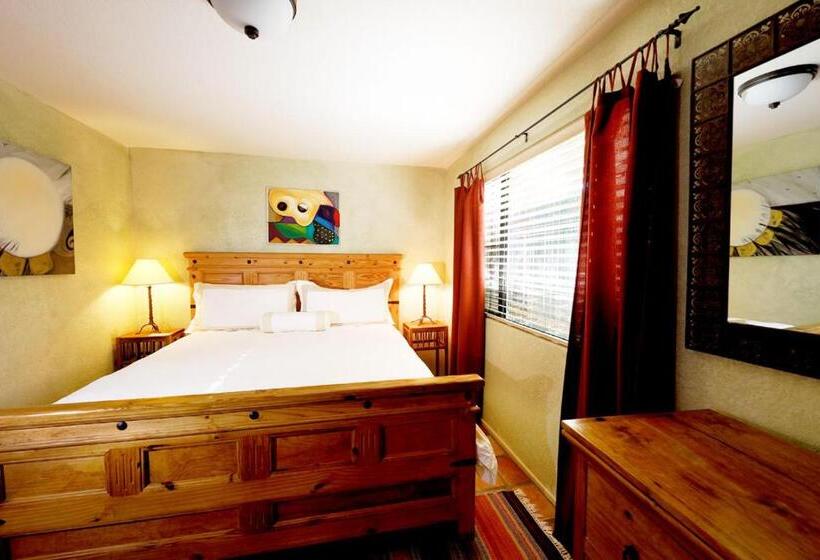 בונגלו סטנדרט 2 חדרי שינה, Blue Iguana Inn