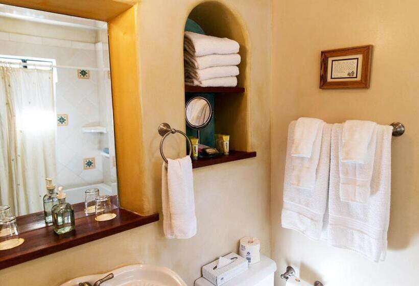 בונגלו סטנדרט 2 חדרי שינה, Blue Iguana Inn