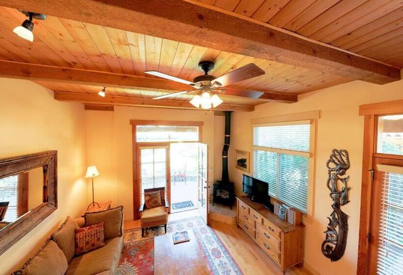 סוויטה דלוקס, Blue Iguana Inn