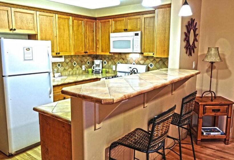 סוויטה דלוקס, Blue Iguana Inn