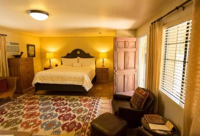 استودیو استاندارد با تخت کینگ, Blue Iguana Inn