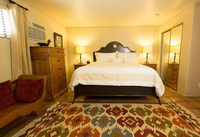 استودیو استاندارد با تخت کینگ, Blue Iguana Inn