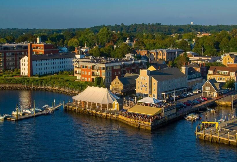 带大床的标准工作室, Bristol Harbor Inn