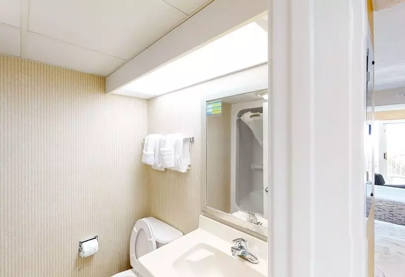 استودیوی استاندارد با چشم‌انداز دریا, Camelot By The Sea By Oceana Resorts