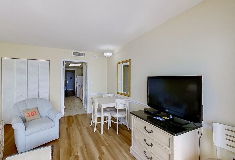 سوییت با چشمانداز دریا, Camelot By The Sea By Oceana Resorts