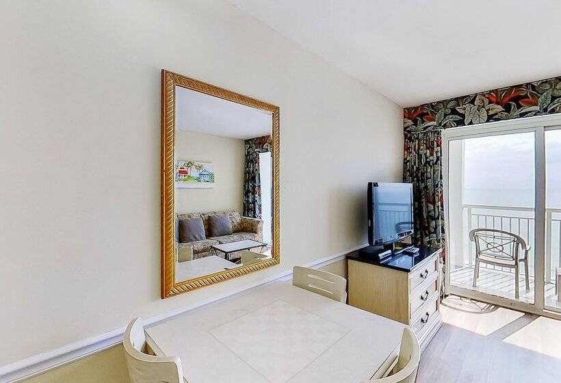 سوییت با چشمانداز دریا, Camelot By The Sea By Oceana Resorts