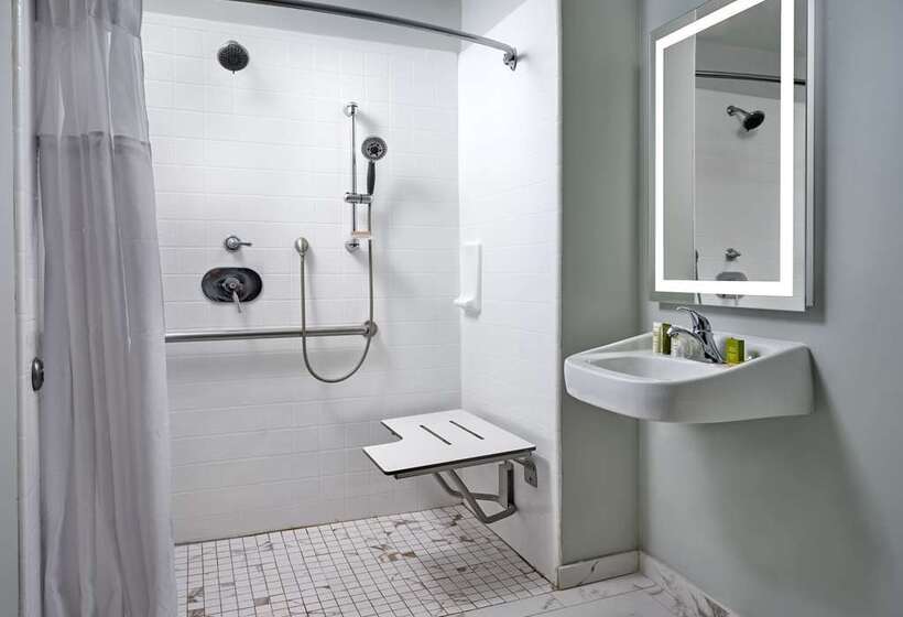 استودیوی لوکس, Hilton Club The Quin New York