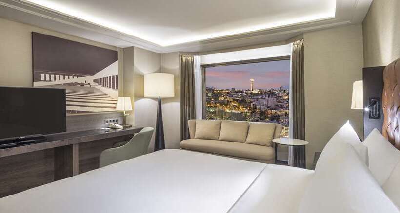 스탠다드 룸 킹사이즈 침대, Hilton St. Louis At The Ballpark