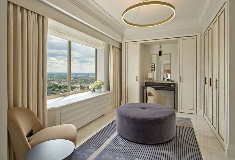 스위트 킹사이즈 침대, Hilton St. Louis At The Ballpark