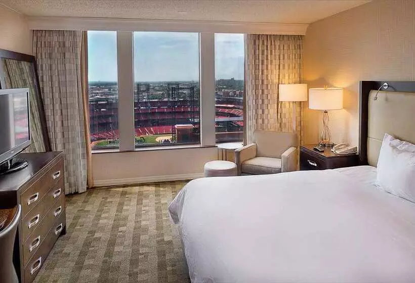 اتاق استاندارد با چشم‌انداز, Hilton St. Louis At The Ballpark