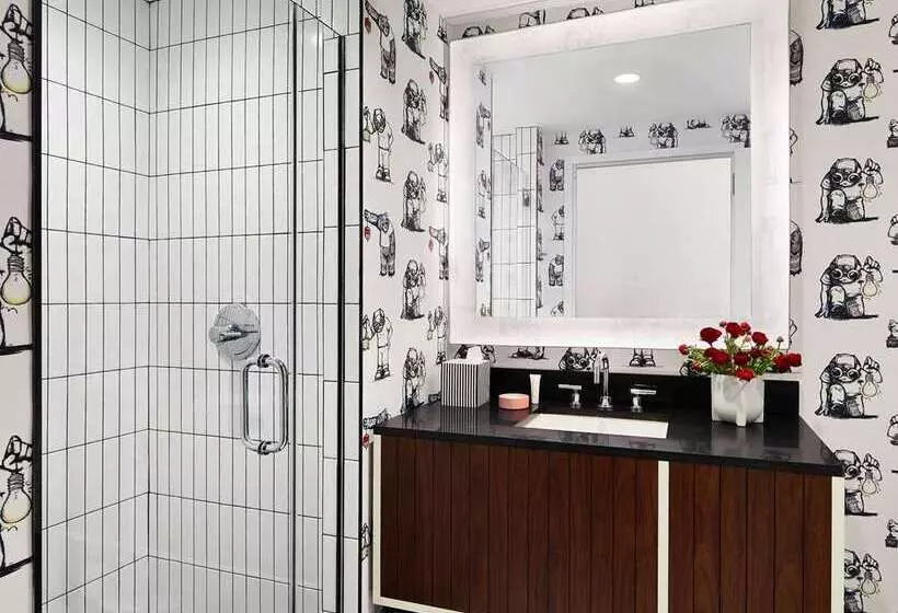 اتاق استاندارد با تخت بزرگ, Hilton St. Louis At The Ballpark