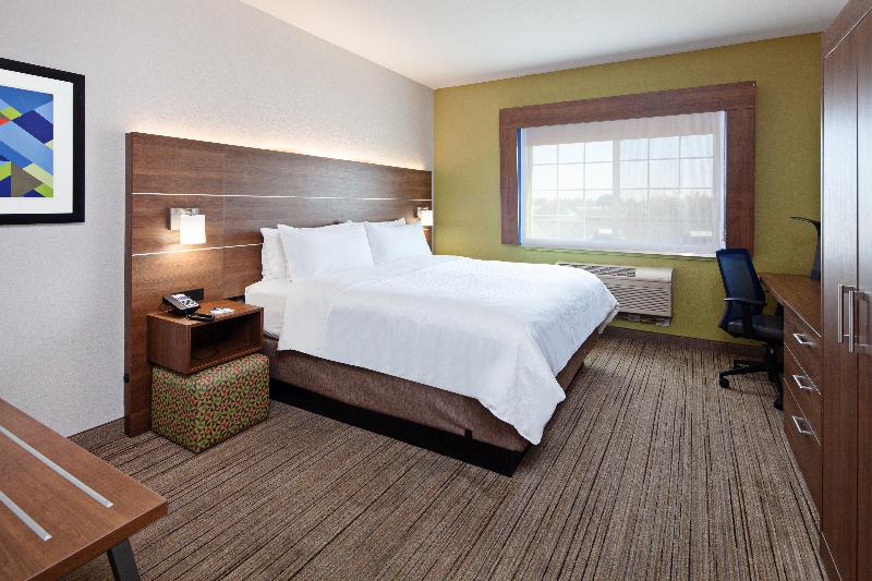 Номер Стандарт Кровать Кинг Адаптированный для Инвалидов, Holiday Inn Express & Suites   Tulare, An Ihg