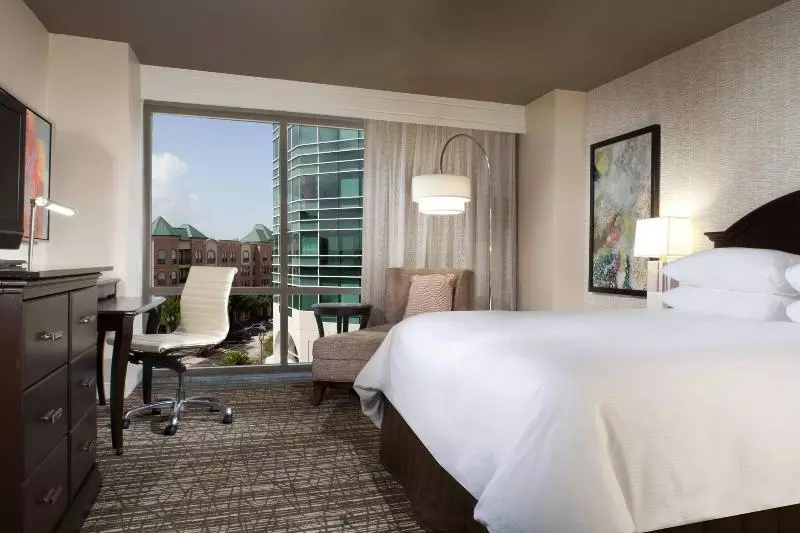 キングサイズベッドのスタンダードルーム, Houston Marriott Sugar Land