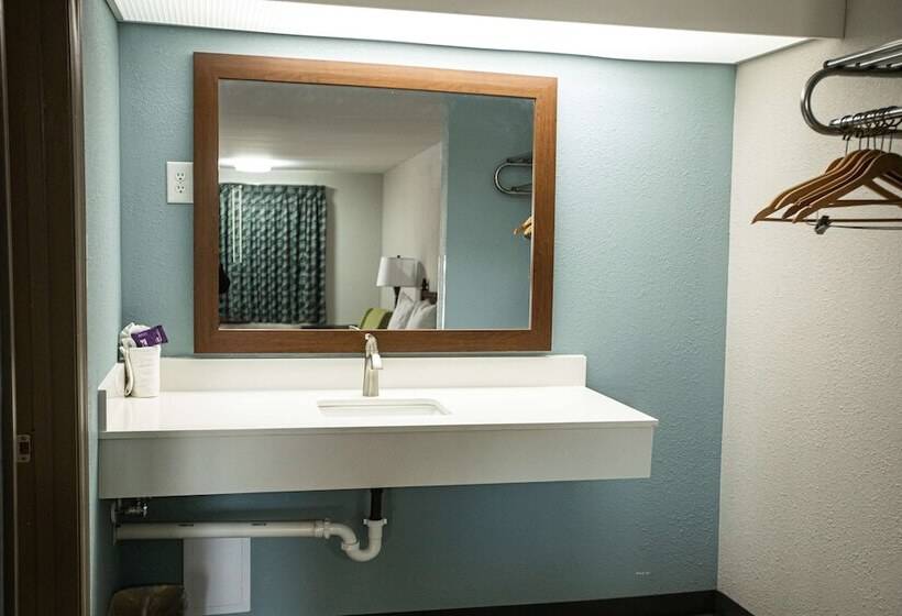 Номер Стандарт 2 Двуспальные Кровати, Knights Inn Mount Airy