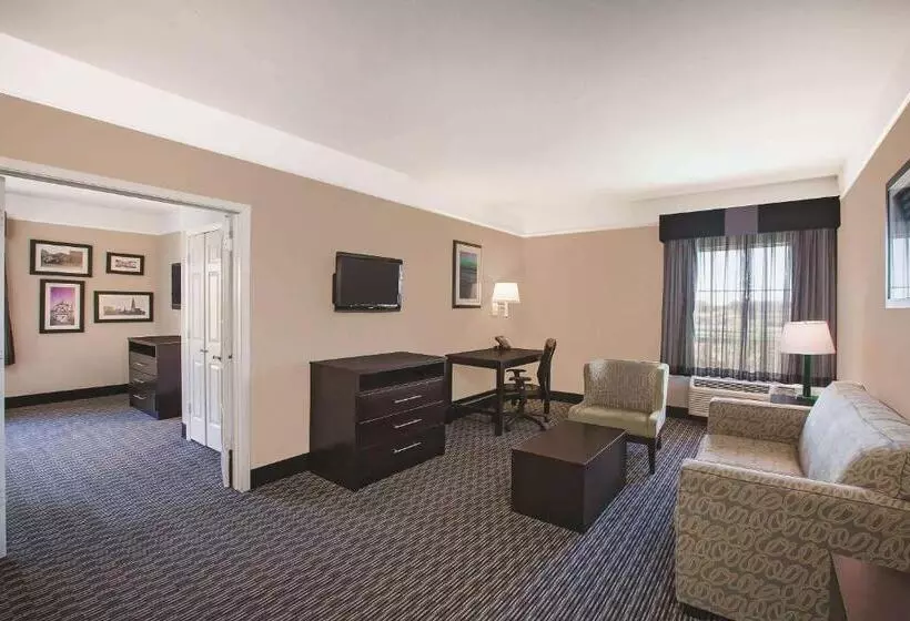 キングサイズベッドのデラックススイート, La Quinta Inn & Suites By Wyndham Beaumont West