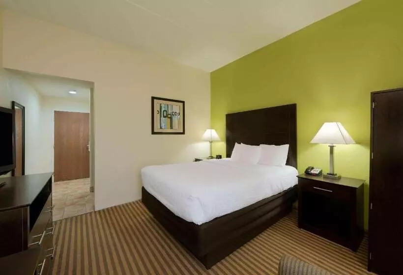 スーペリアールーム, La Quinta Inn & Suites By Wyndham Columbus   Grove City