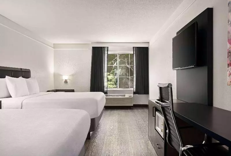اتاق استاندارد با تخت بزرگ, La Quinta By Wyndham Hesperia Victorville