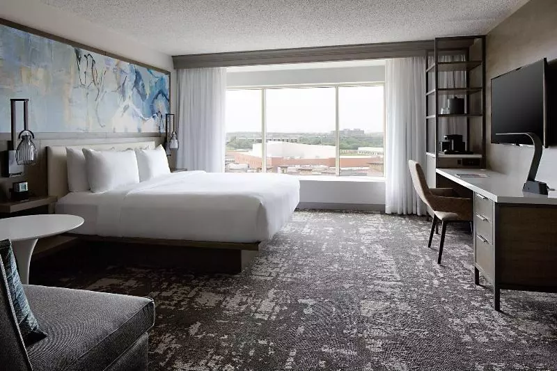 اتاق استاندارد با تخت بزرگ, Marriott Dallas Las Colinas
