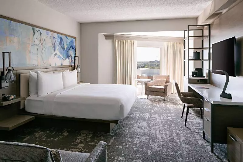 اتاق استاندارد با تخت بزرگ, Marriott Dallas Las Colinas