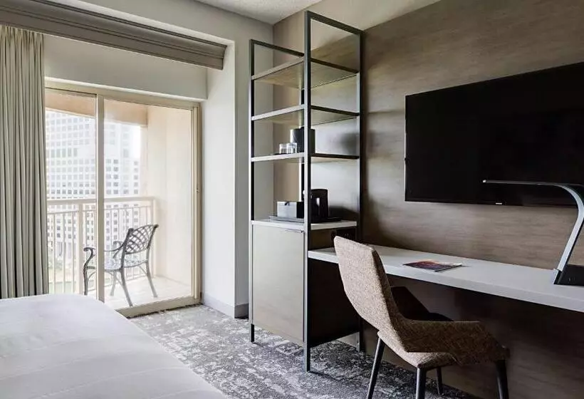 اتاق استاندارد با چشم‌انداز دریاچه, Marriott Dallas Las Colinas