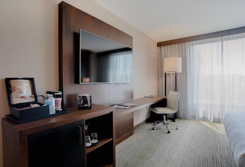 장애인을 위한 킹사이즈 침대 스탠다드 룸, Richmond Marriott Short Pump